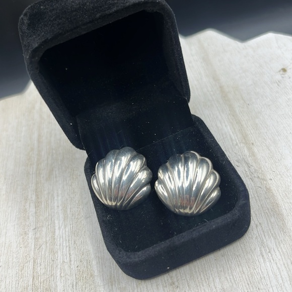 James Avery Jewelry James Avery Puffy Scallop 925 Silver Earrings